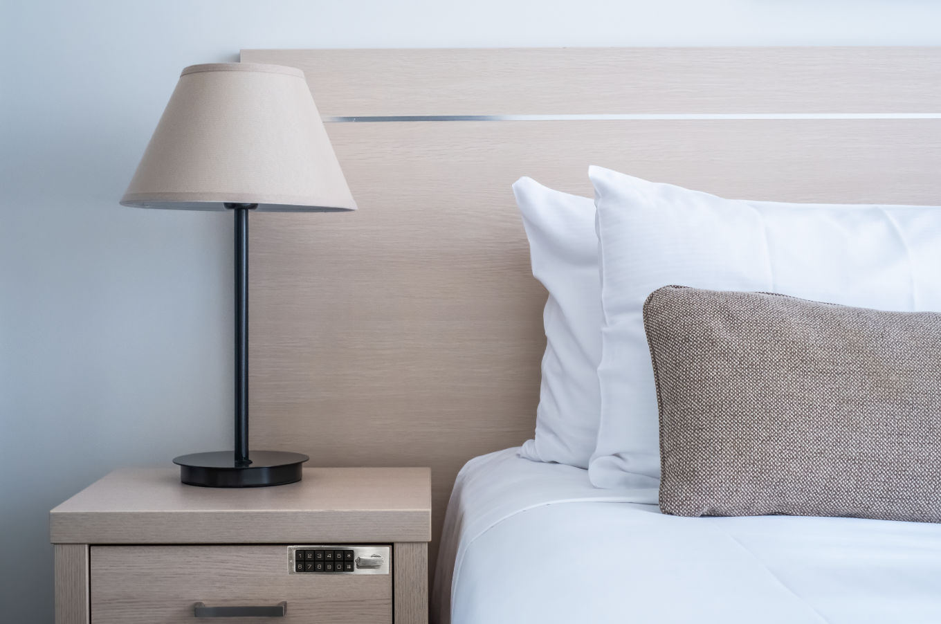 Momax Home Product 2 Loc N Go Hotel Essentials